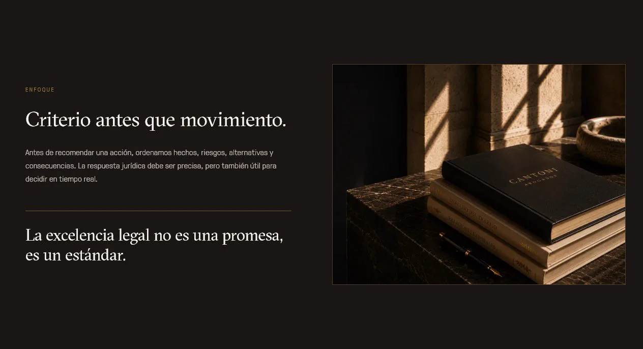 Sección enfoque de Cantoni Abogados con fotografía de libros y material de marca